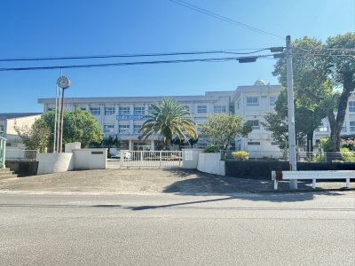 檍中学校